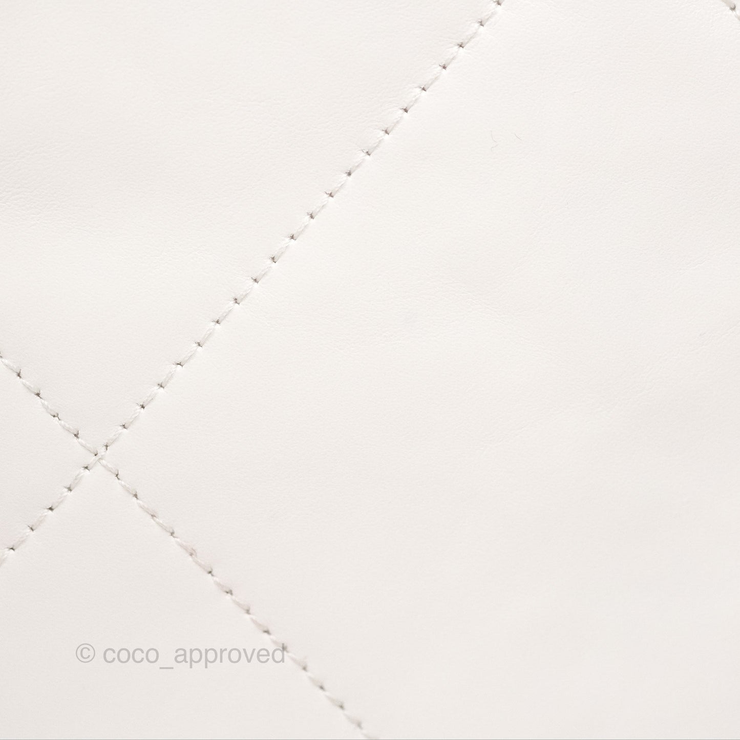 Chanel 22 Small White Shiny Calfskin Aged Gold Hardware