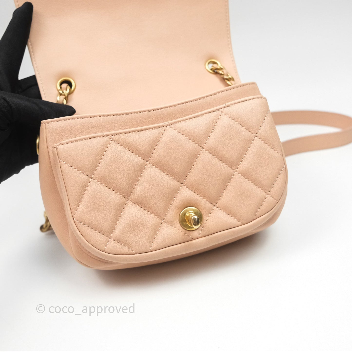 Chanel Messenger Bag Beige Pink Calfskin Aged Gold Hardware