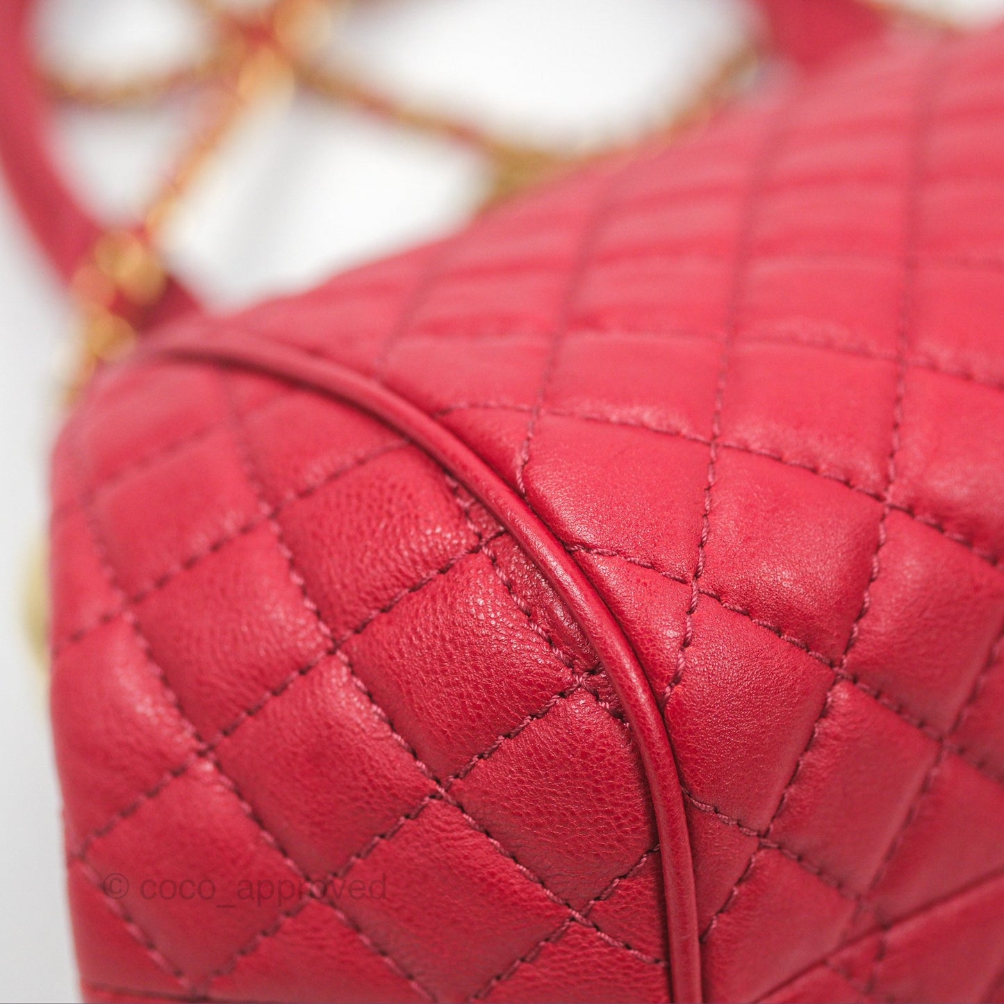 Chanel Quilted Kisslock Handbag With Chain Red Calfskin Gold Hardware