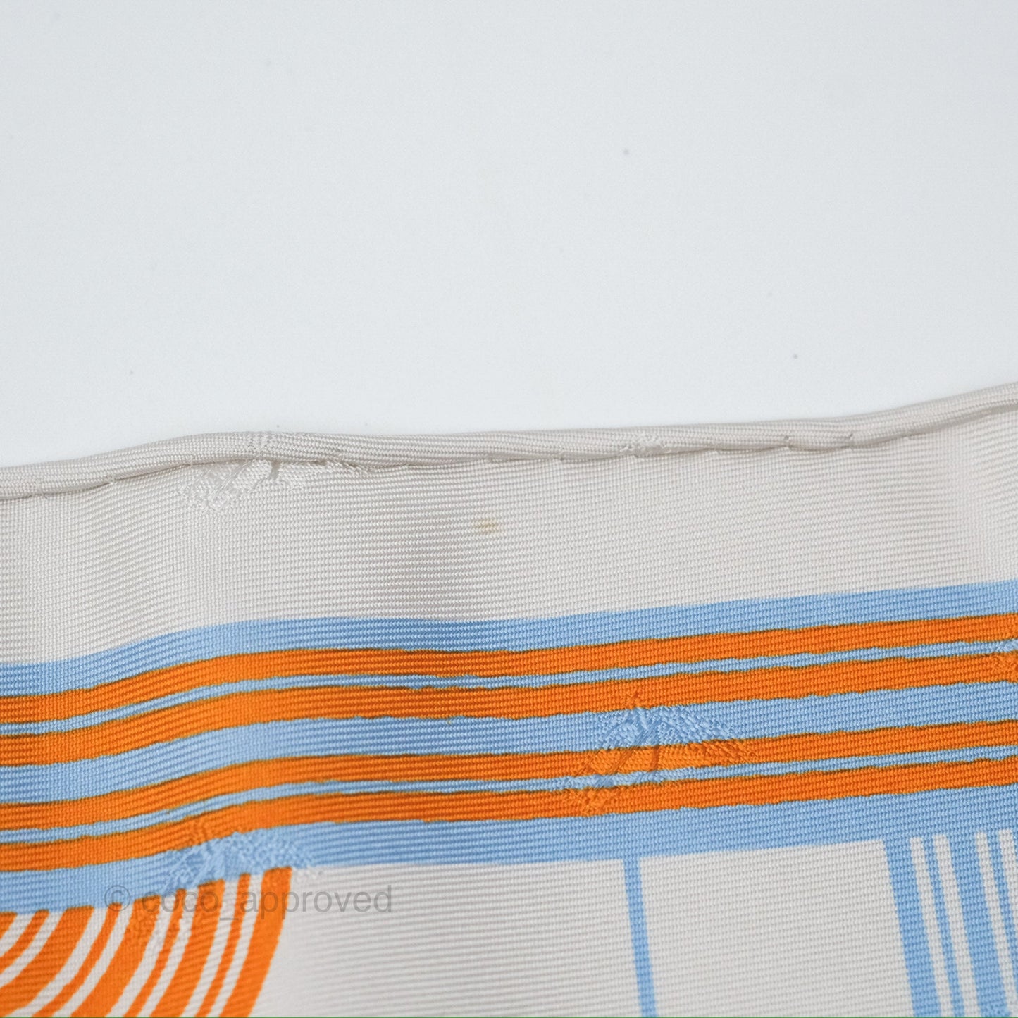 Hermès Garde Robe Pop Triangle Scarf Silk Blue/Grey