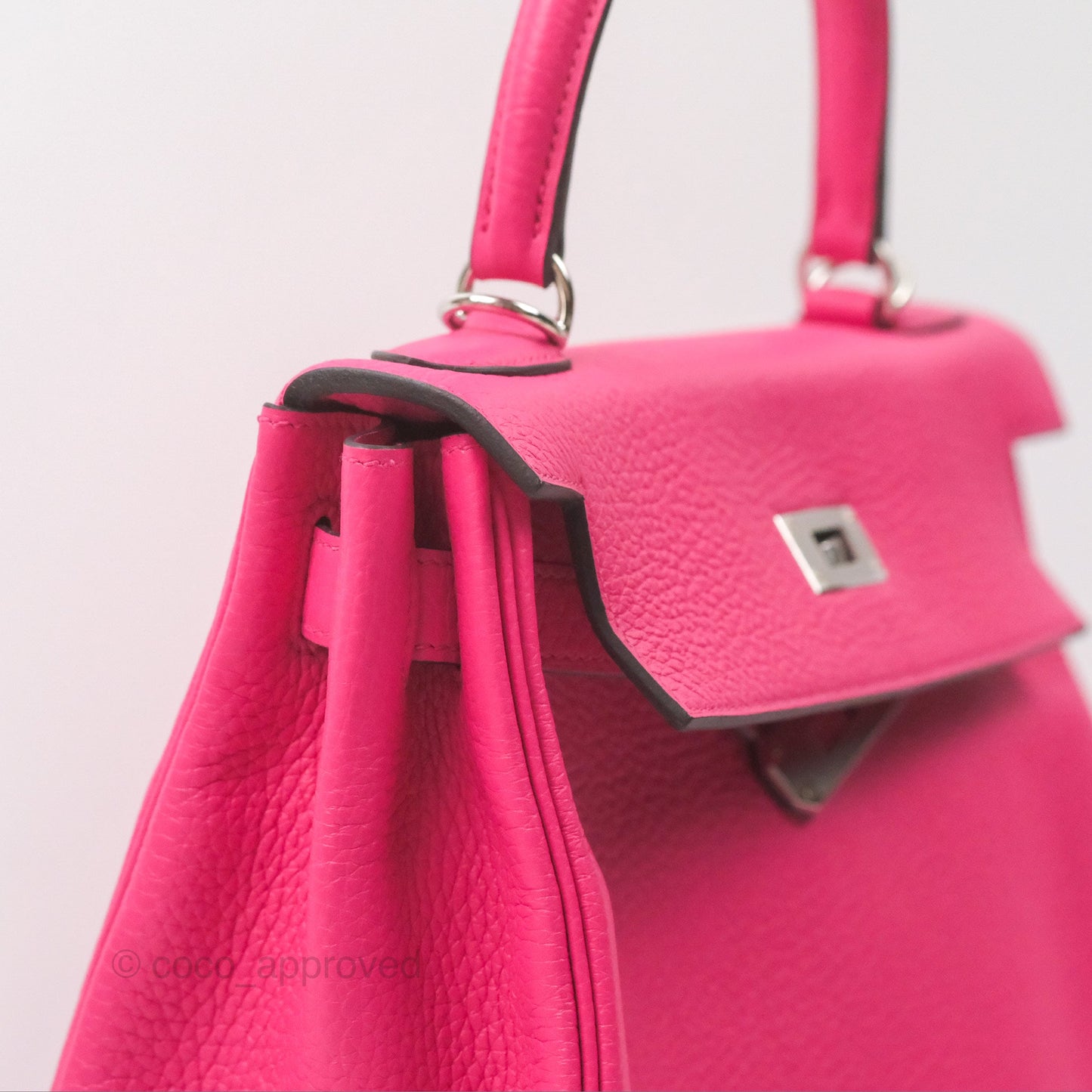 Hermès Retourne Kelly 28 Rose Shocking Clemence Palladium Hardware