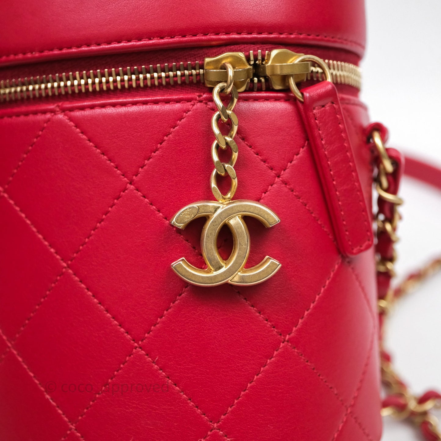 Chanel CC Vanity Case Red Calfskin Aged Gold Hardware