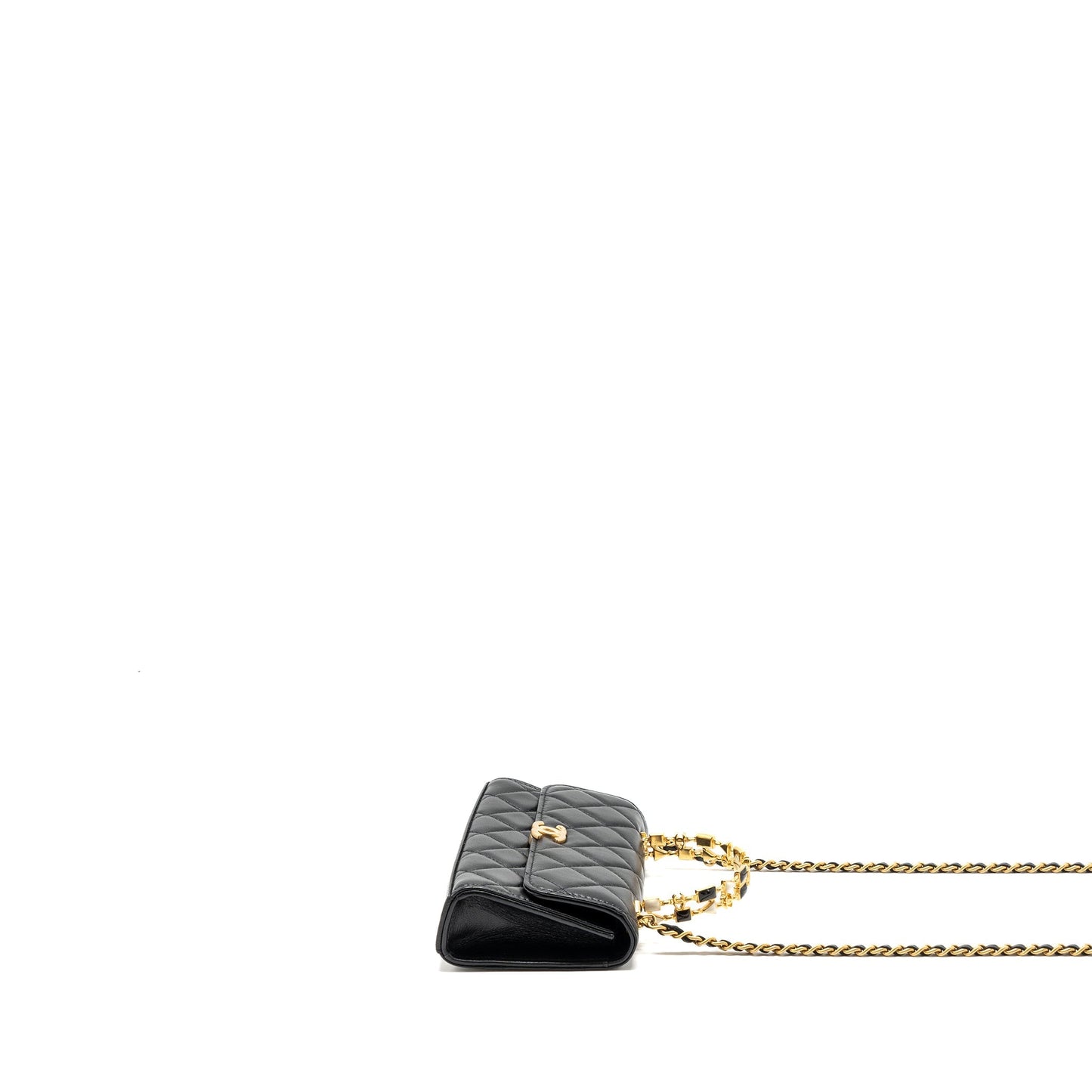 Chanel 22B Flap bag with enamel top handle lambskin black GHW (Microchip)