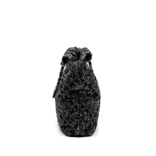 Chanel Medium 22 bag tweed black / grey GHW (microchip)