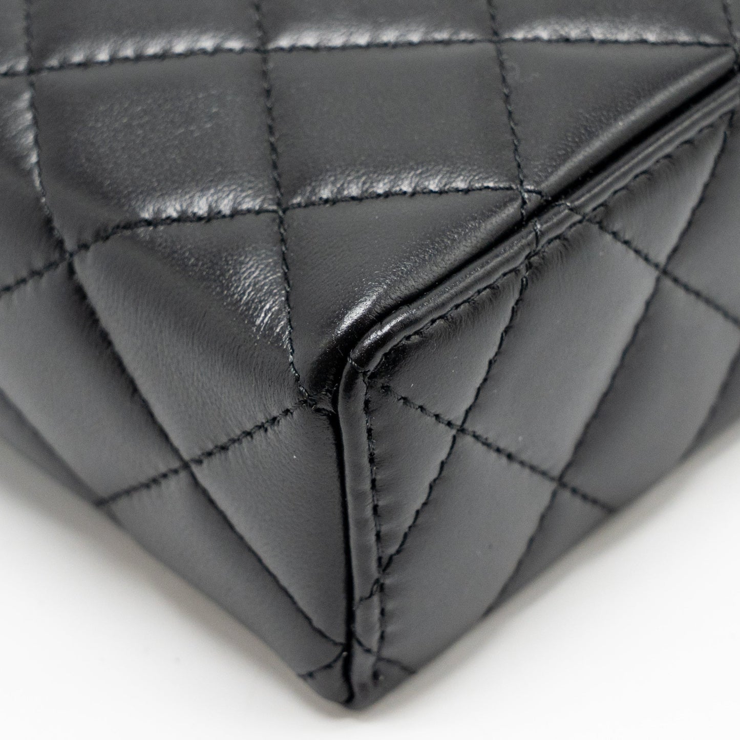 Chanel 25b CC top handle vanity with chain Lambskin black LGHW (microchip)