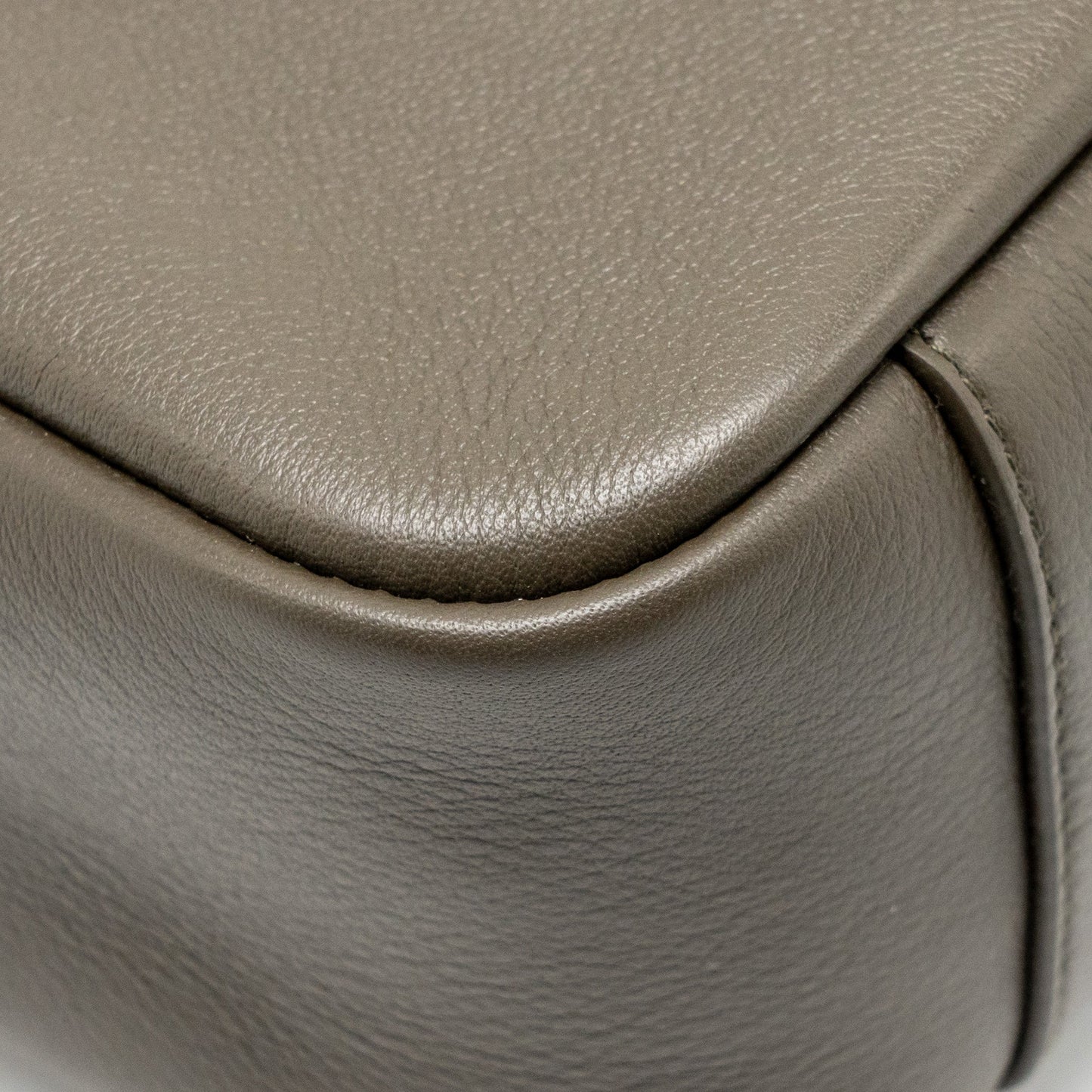 Saint Laurent / YSL Small Le 5 A 7 Supple bag calfskin light musk GHW
