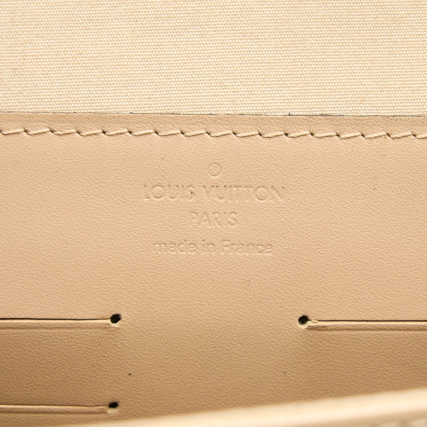 Louis Vuitton Ana Vernis Clutch With Chain Patent Beige GHW