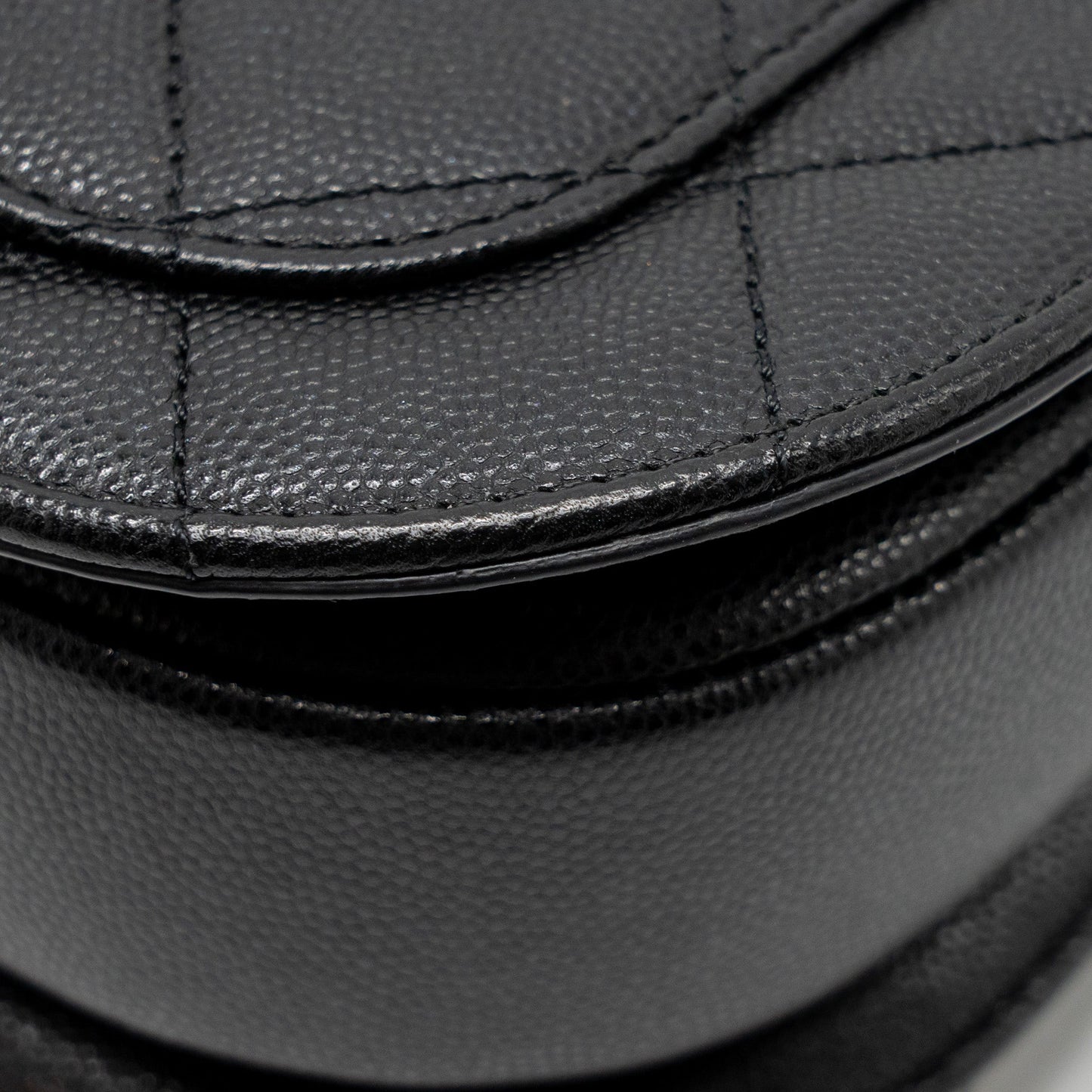 Chanel 22b Round Messenger bag Caviar Black GHW (microchip)