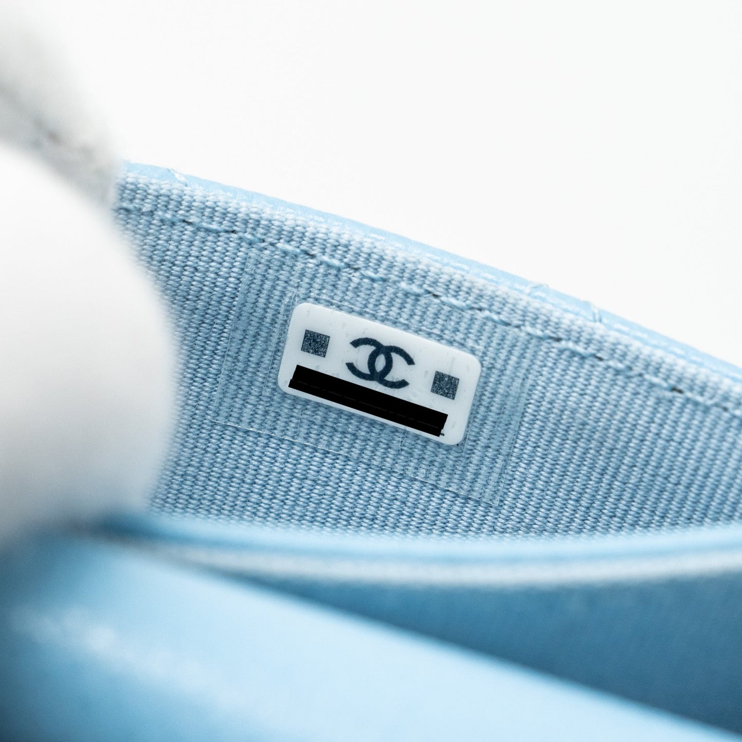 Chanel classic flap card holder caviar blue LGHW (microchip)