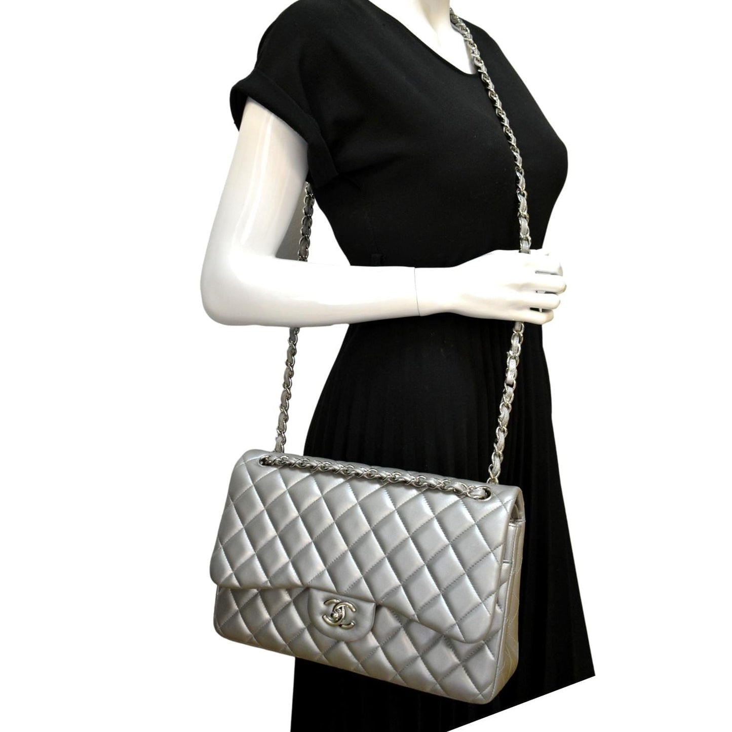 Luxury Chanel Jumbo Flap Quilted Leather Shoulder Bag Metallic Silver