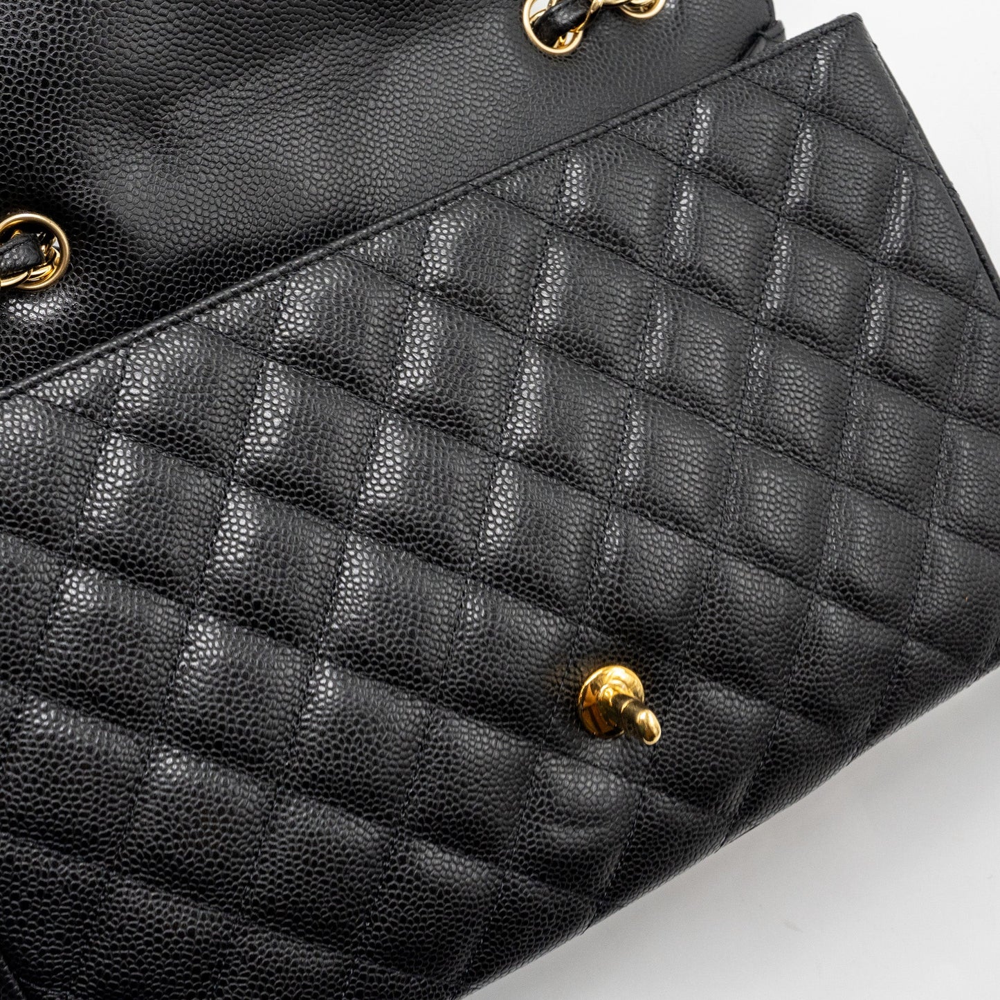 Chanel classic jumbo single flap bag caviar black GHW