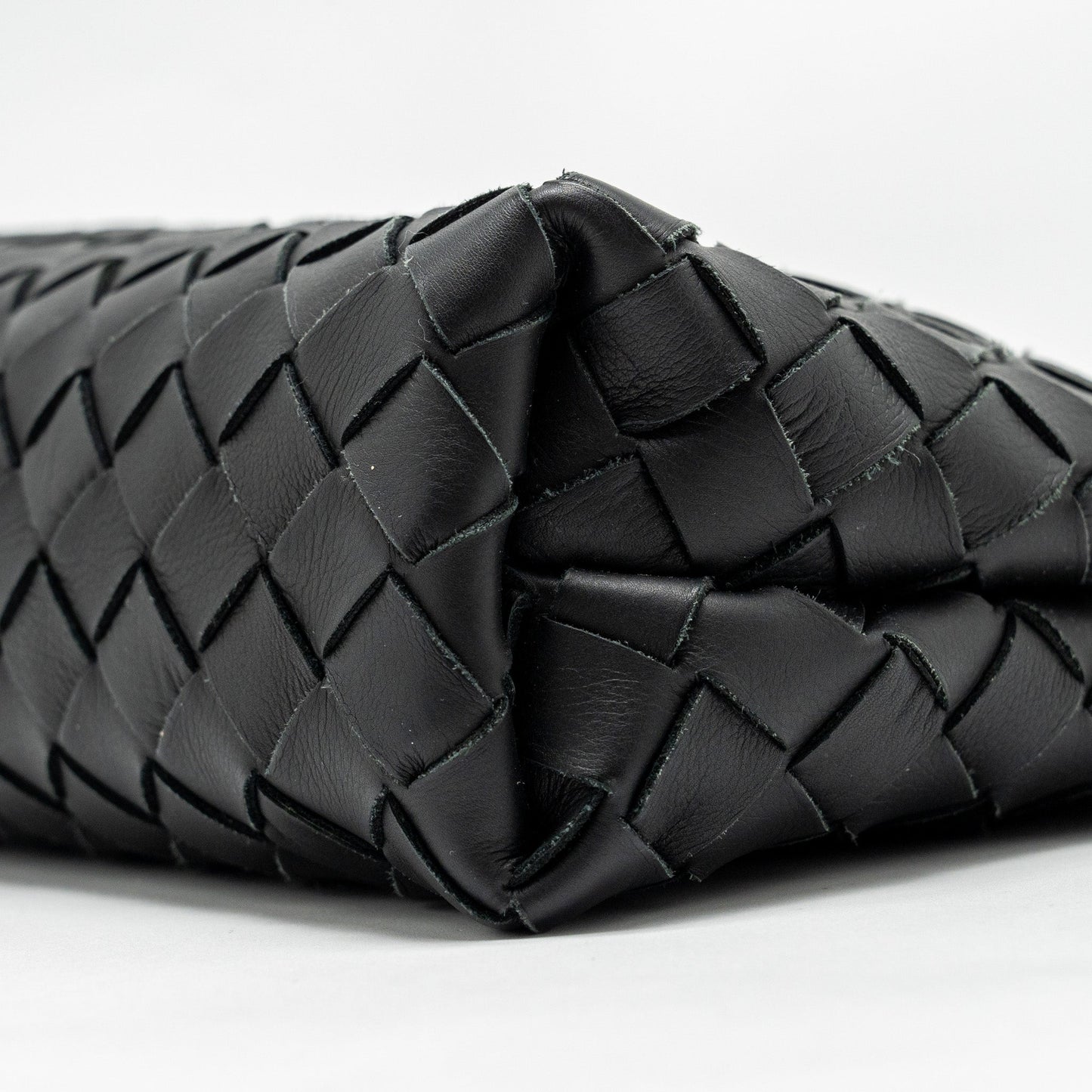 Bottega Veneta Intrecciato Pouch Calfskin Black SHW
