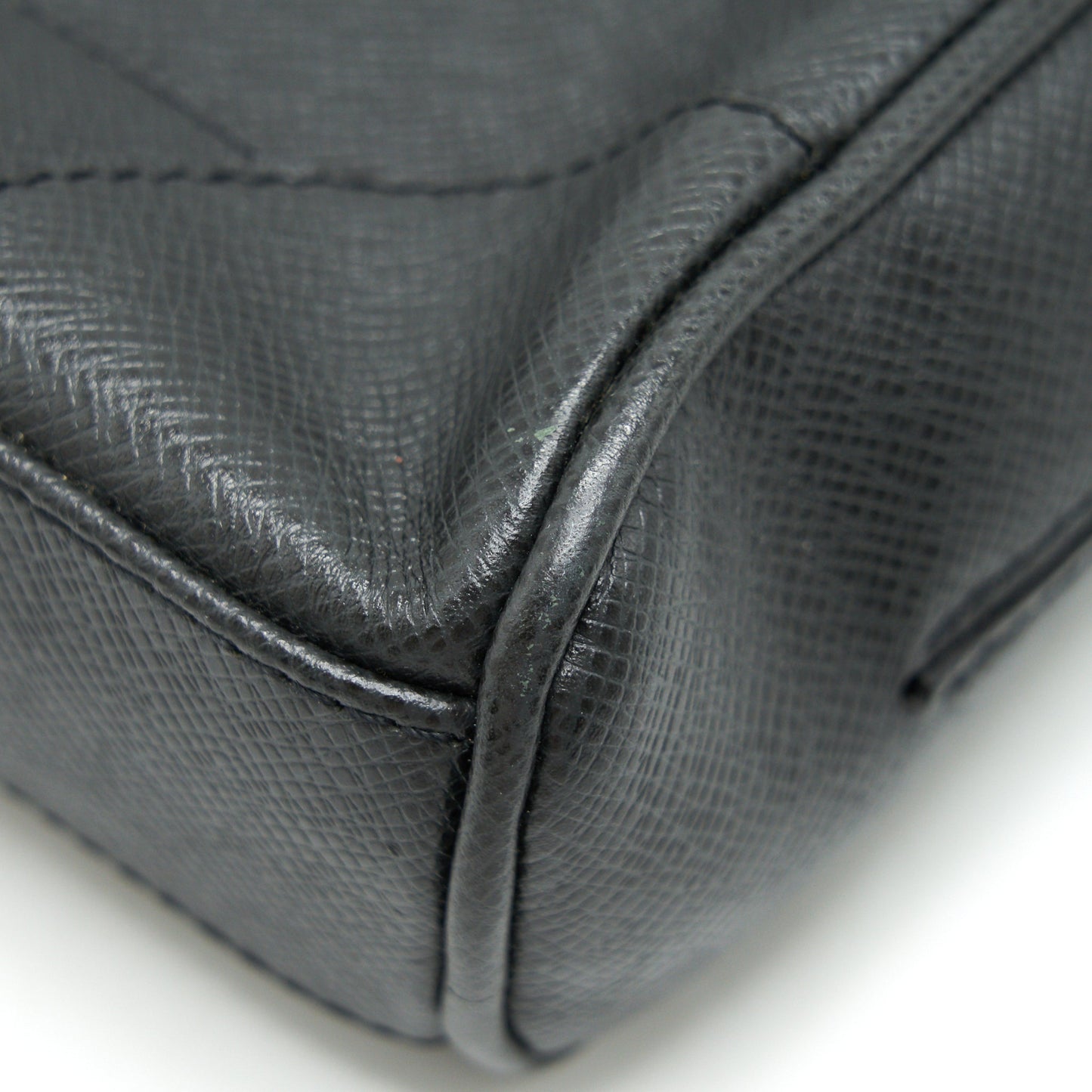louis vuitton men's Messenger Bag in black