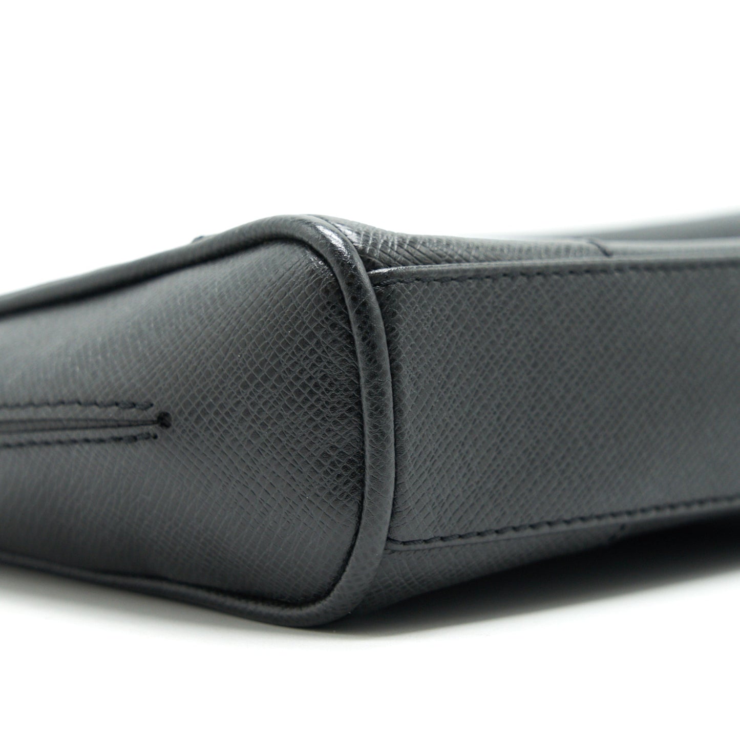 louis vuitton men's Messenger Bag in black