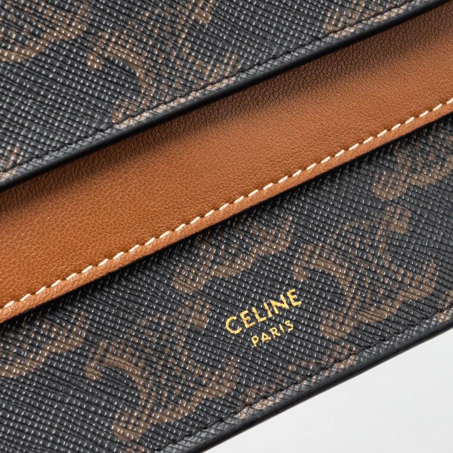 Celine wallet on strap triomphe canvas / lambskin tan GHW