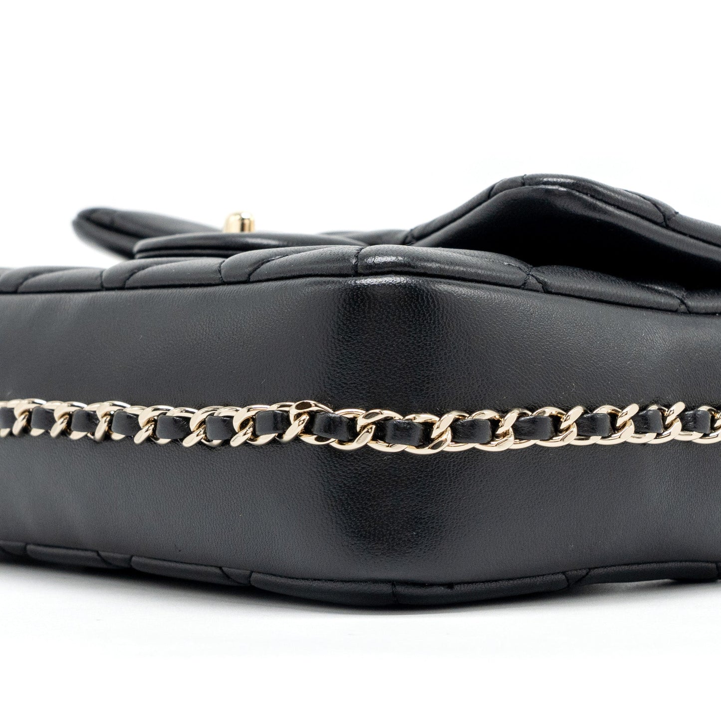 Chanel quilted flap bag with pearl chain lambskin black LGHW