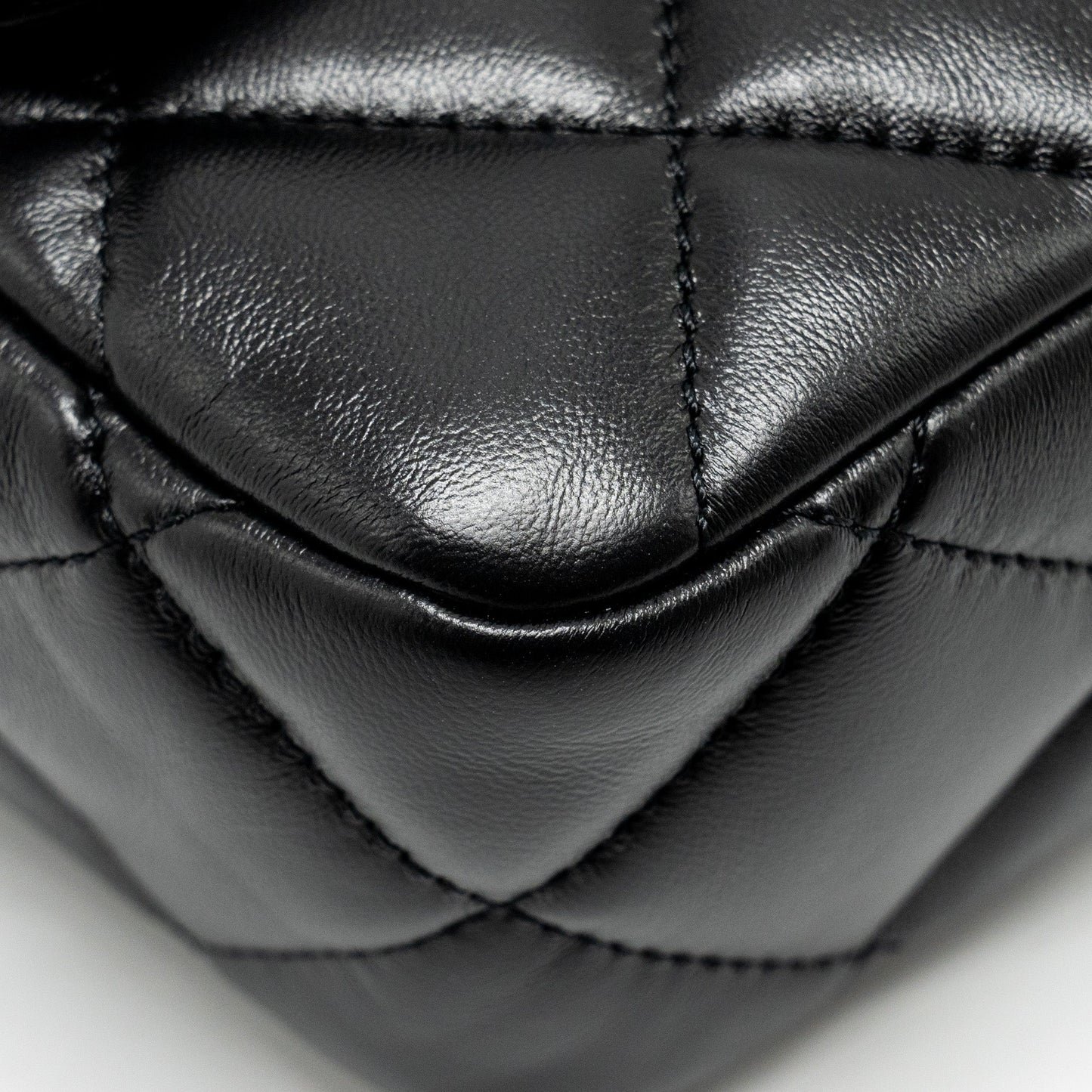 Chanel 22B Mini FlapBag Lambskin Black GHW (Microchip)