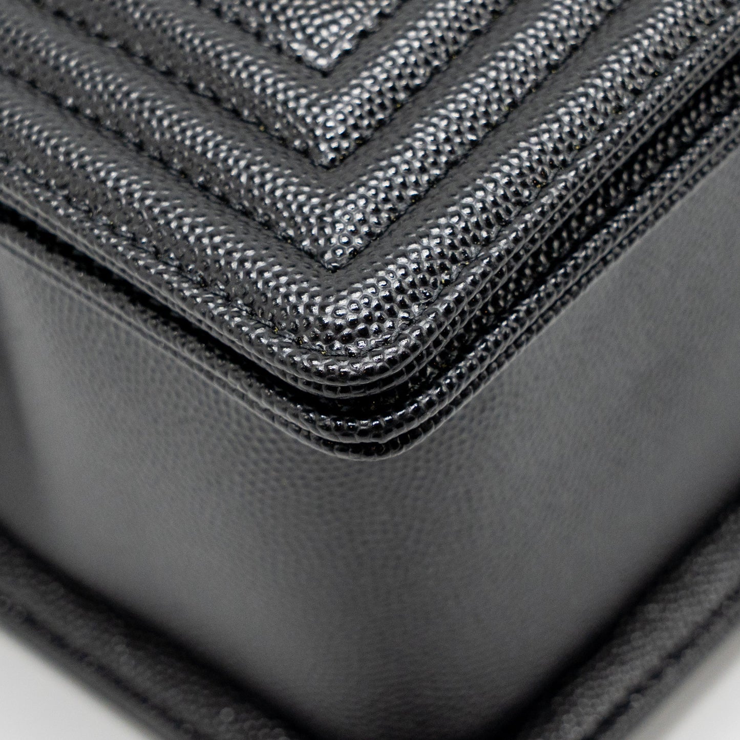 Chanel Medium Boy Bag Caviar Black GHW (microchip)