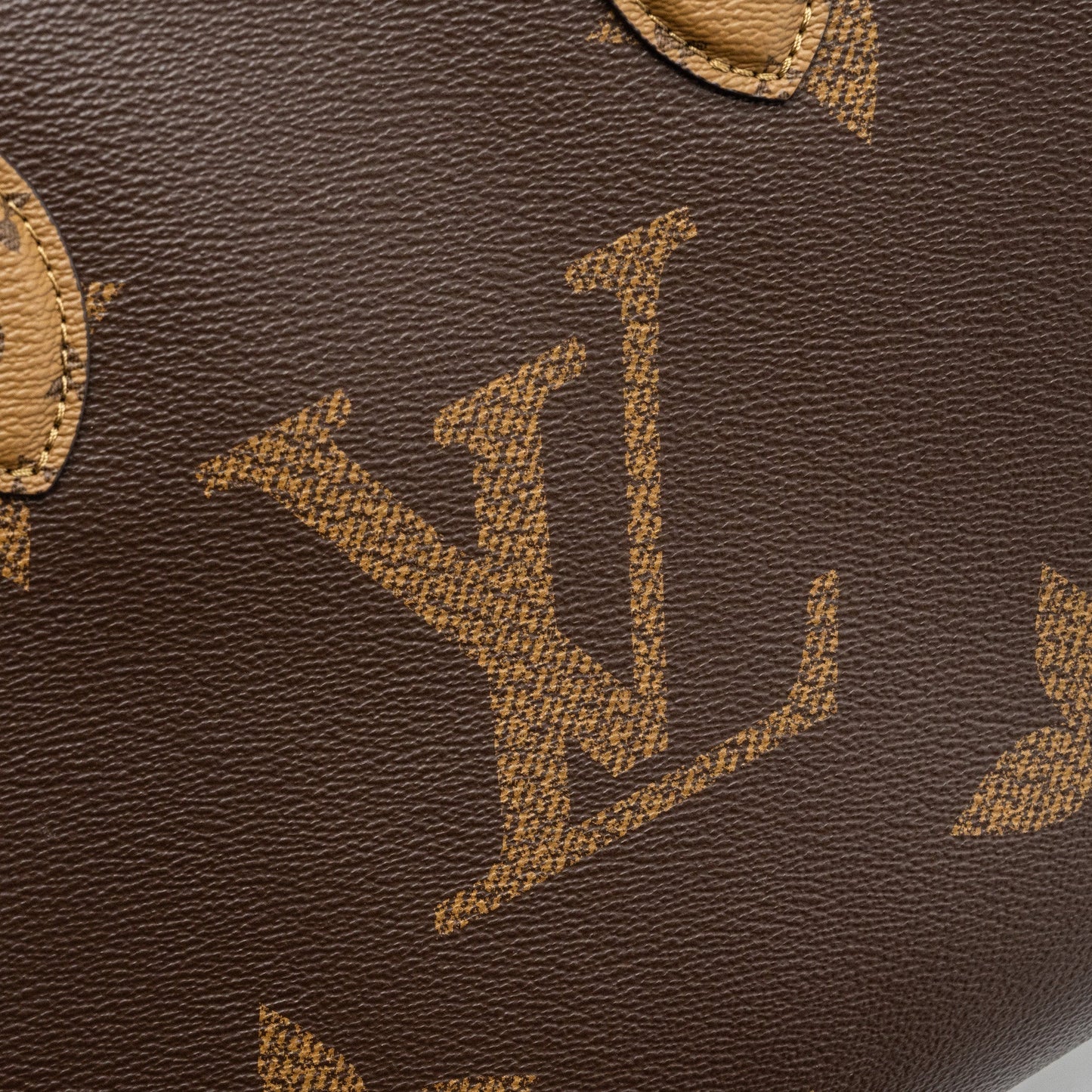 Louis Vuitton OntheGo MM Monogram Reverse Canvas GHW (New Version)