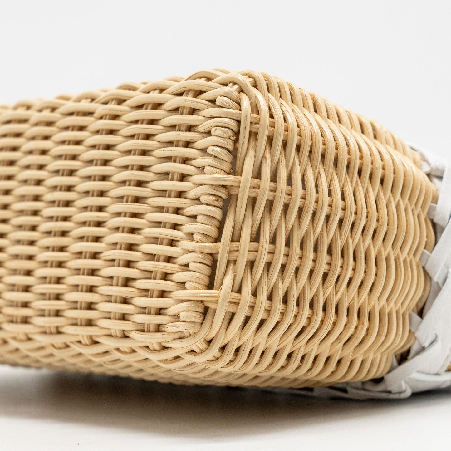 Loro Piana Extra Pocket L19 East-West Raffia Ostrich White GHW