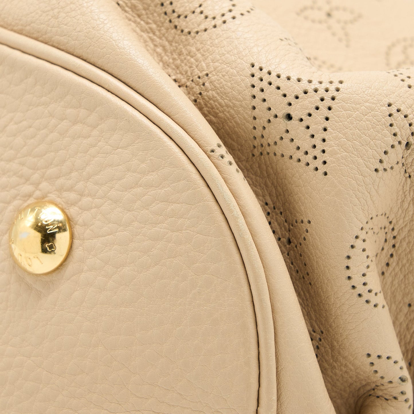 Louis Vuitton Mahina Hina Shoulder Bag Beige GHW
