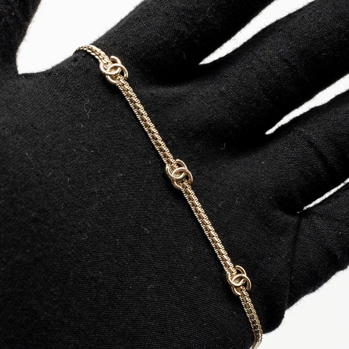 Chanel Mini CC logo 7 motif necklace light gold tone