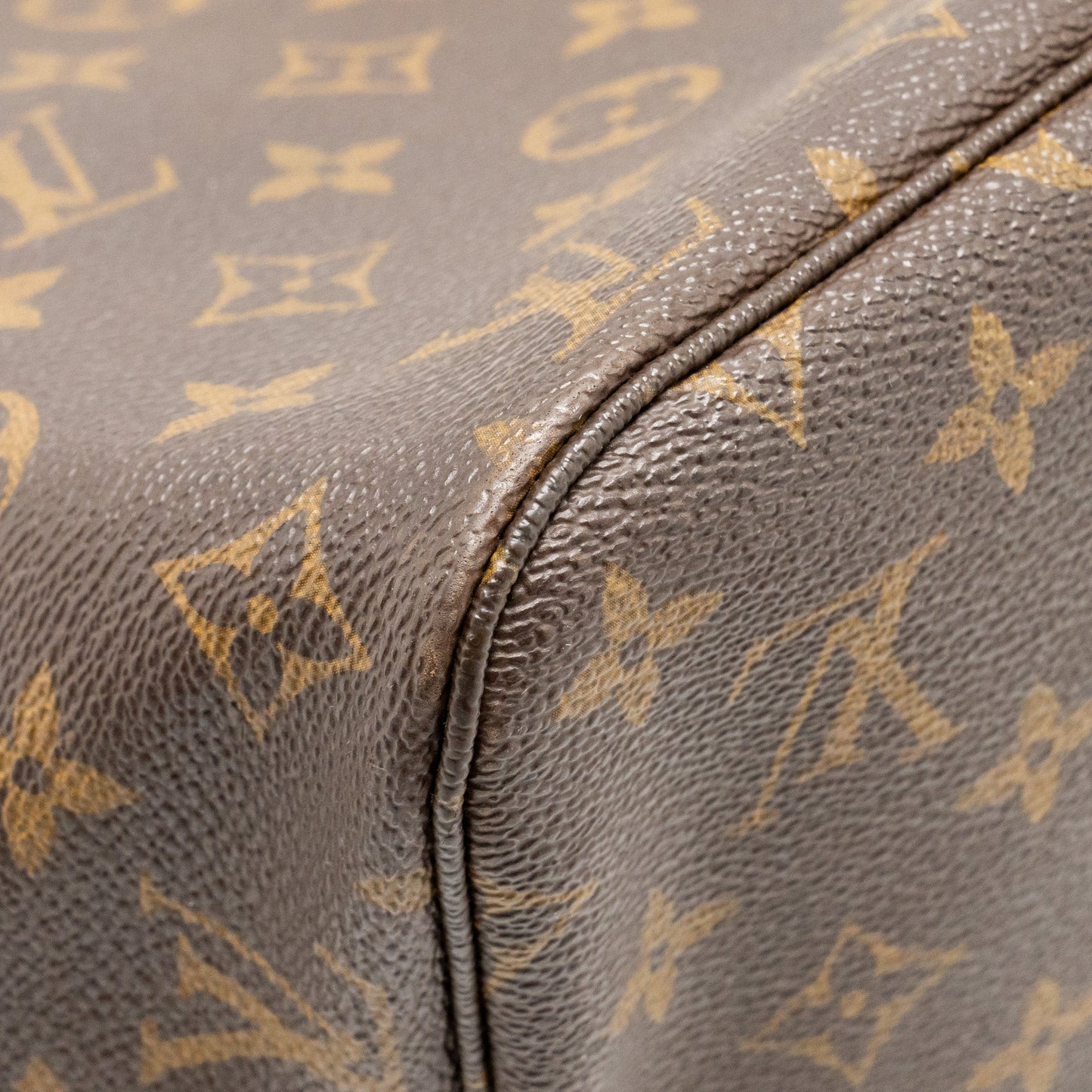 Louis Vuitton Neverfull MM Monogram Canvas GHW