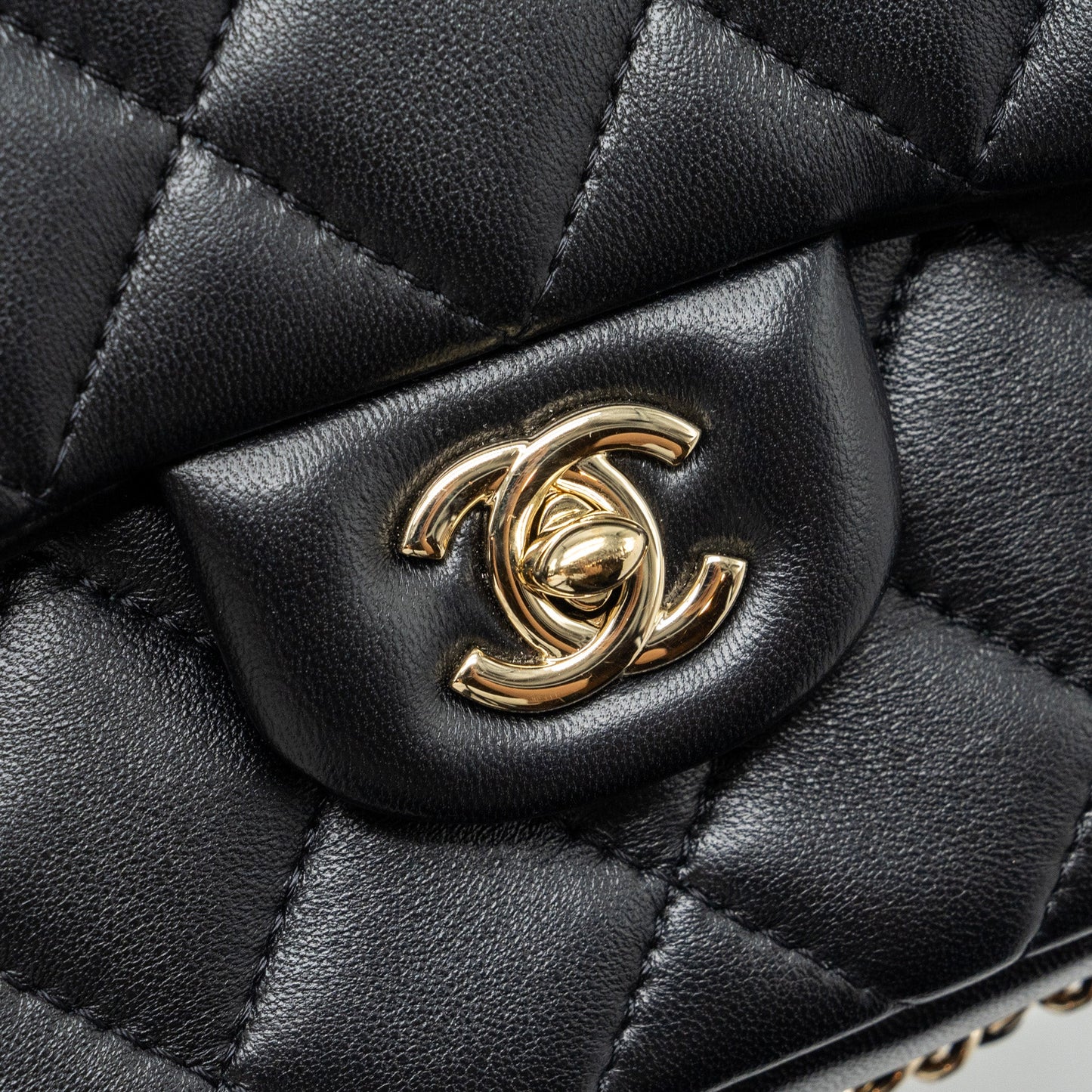 Chanel quilted flap bag with pearl chain lambskin black LGHW