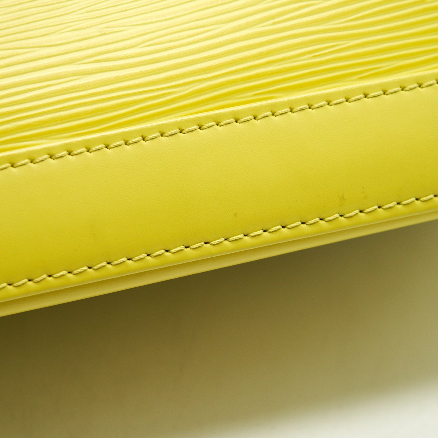 Louis Vuitton Alma bb EPI yellow