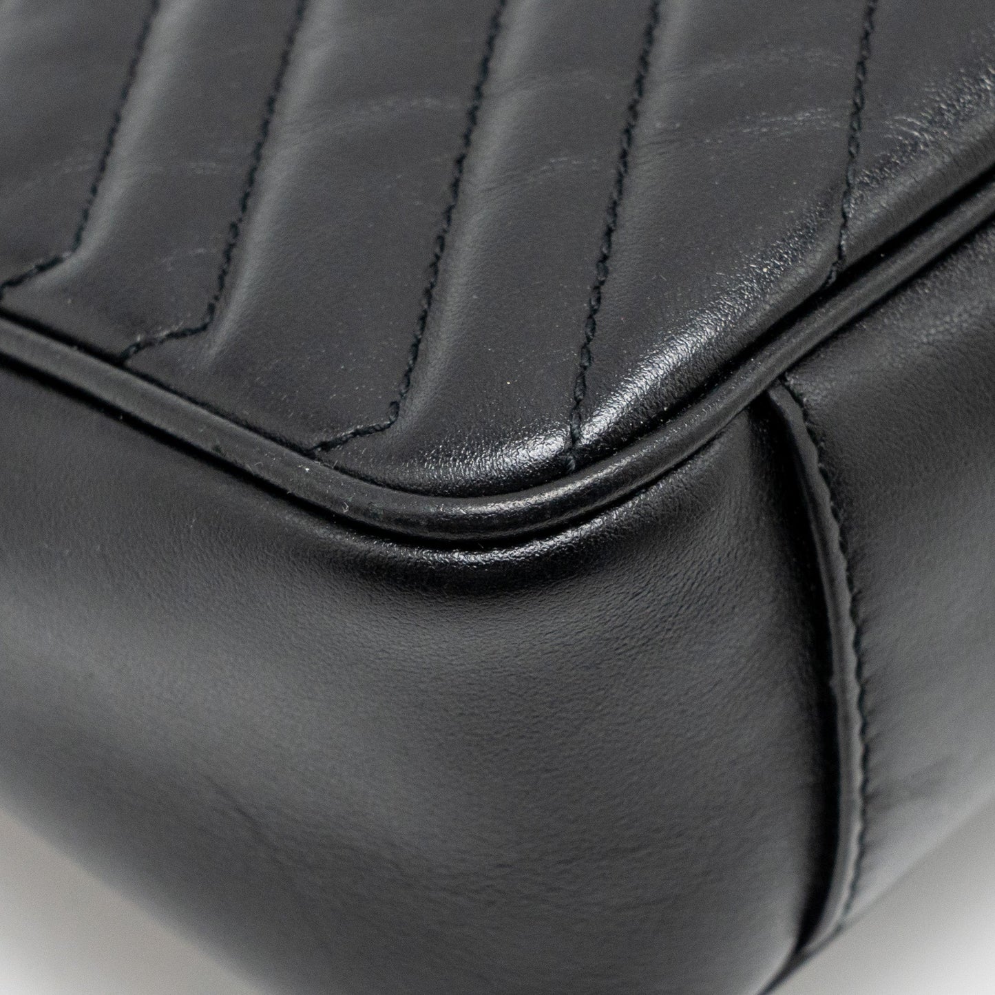Gucci Medium GG Marmont Bag Calfskin Black GHW