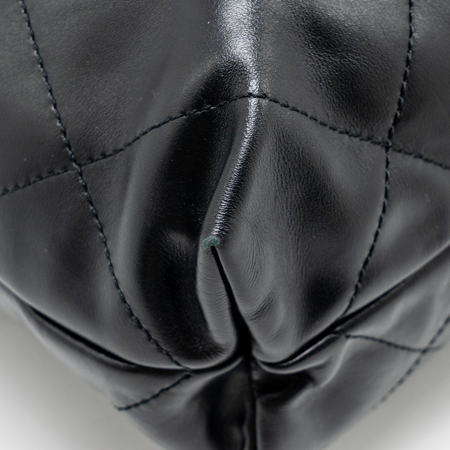 Chanel Small 22 Bag Shiny Calfskin Black GHW (microchip)