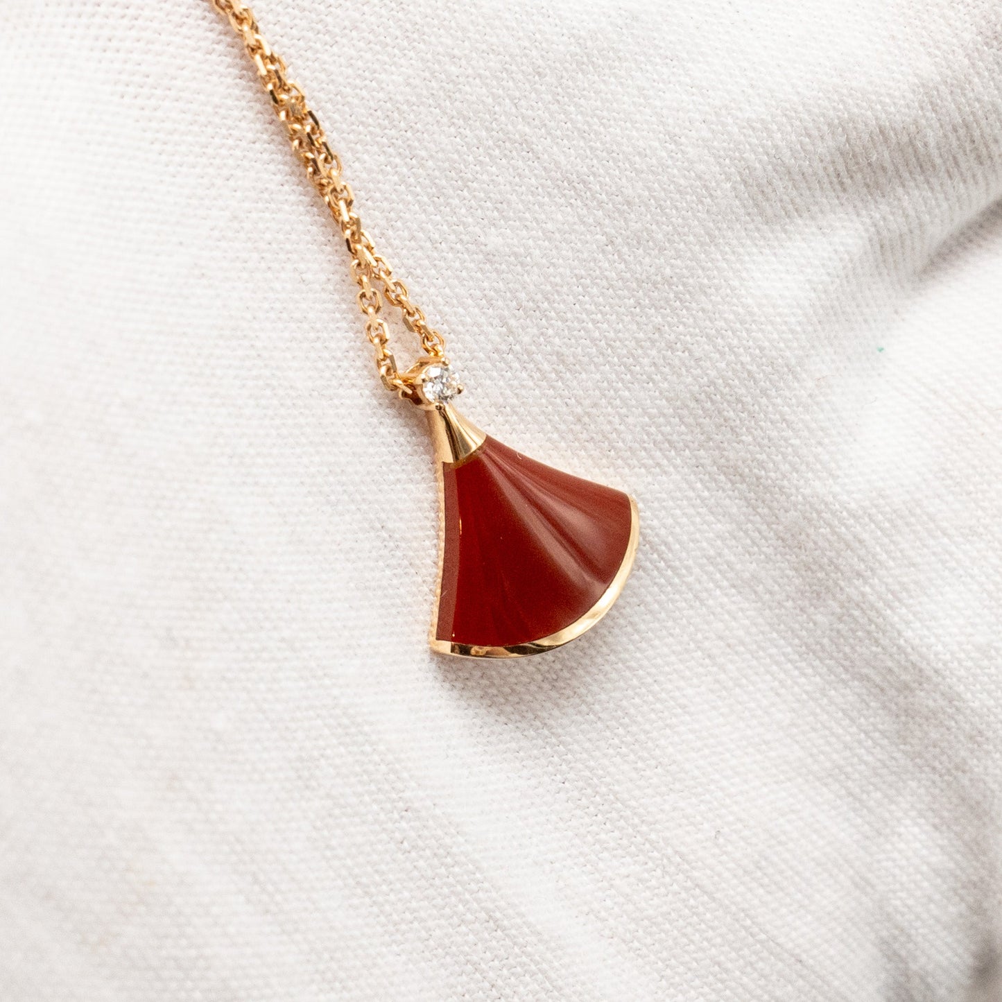 Bvlgari Divas’ Dream Necklace Rose Gold/Carnelian/Diamond