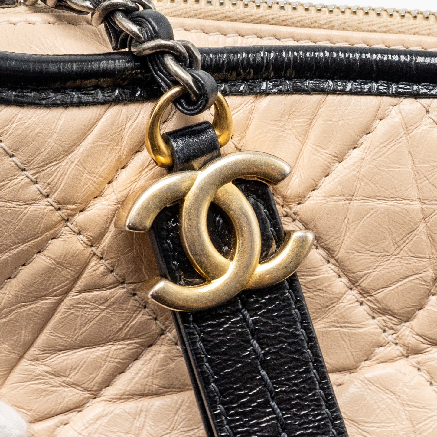 Chanel Small Gabrielle Hobo Bag Aged Calfskin Beige/Black multicolour Hardware
