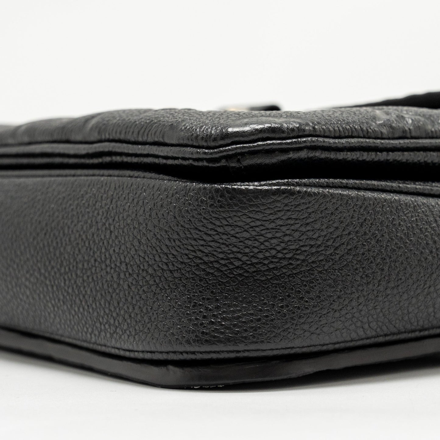 Louis Vuitton Pochette Metis Monogram Empreinte Black GHW