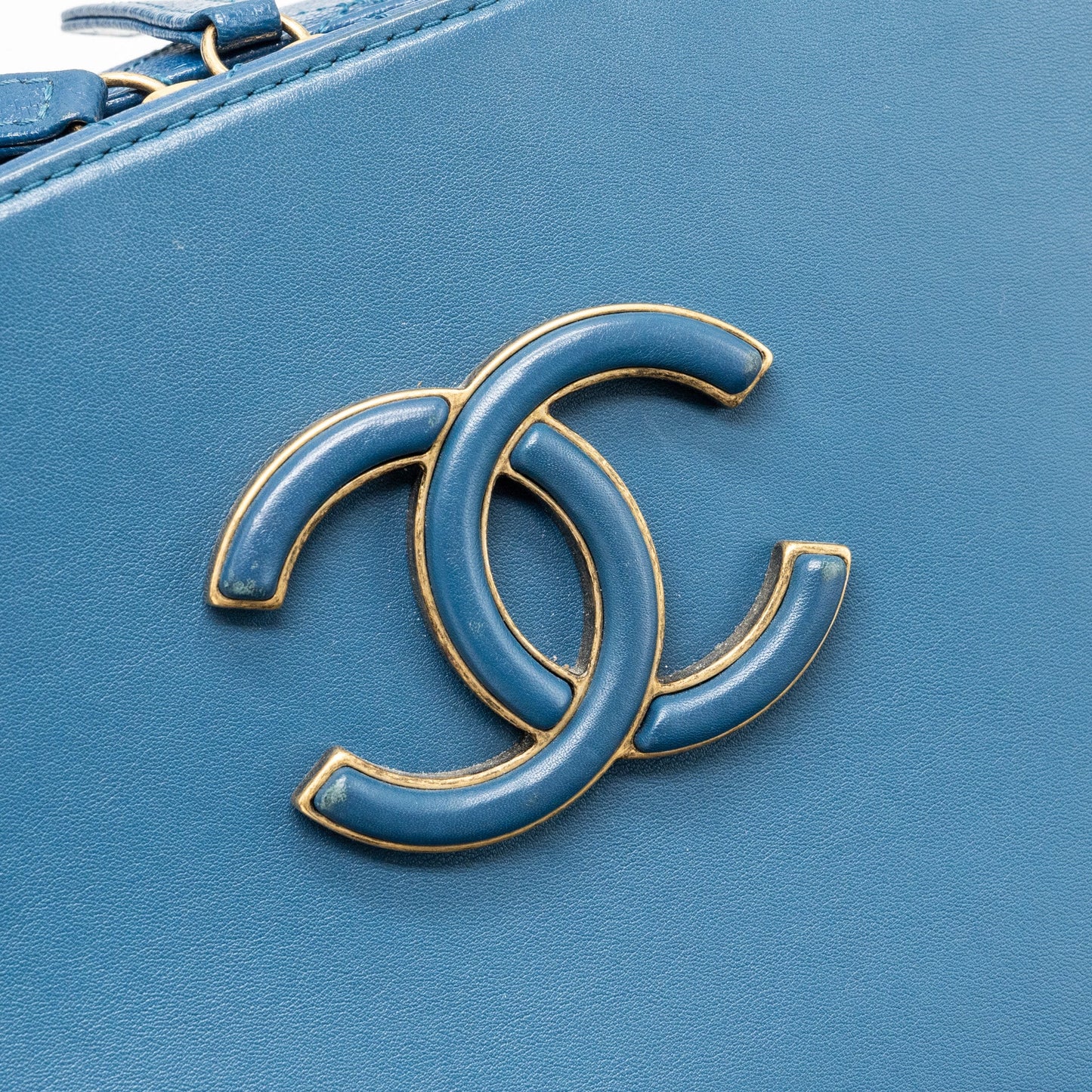 Chanel top handle zip vanity bag leather blue GHW