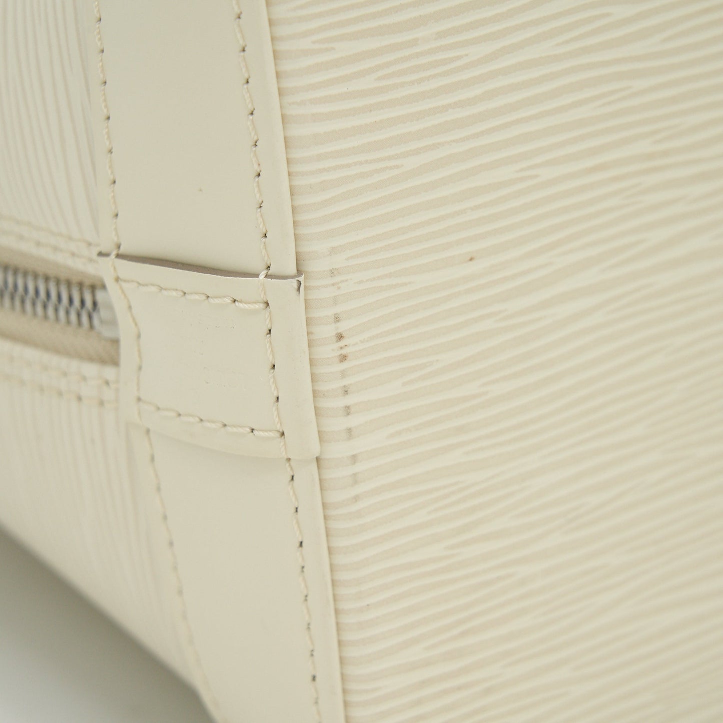 Louis Vuitton Alma MM epi leather white SHW