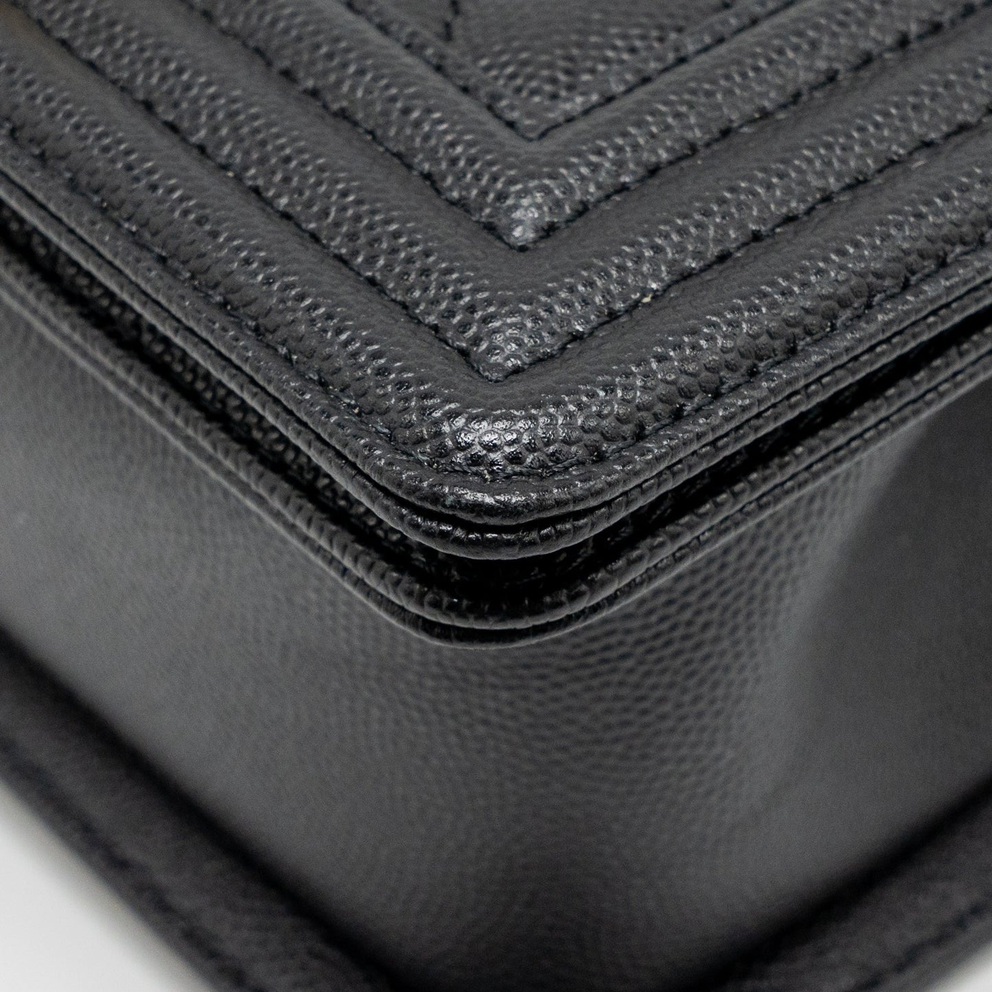 Chanel small boy bag caviar black GHW (microchip)