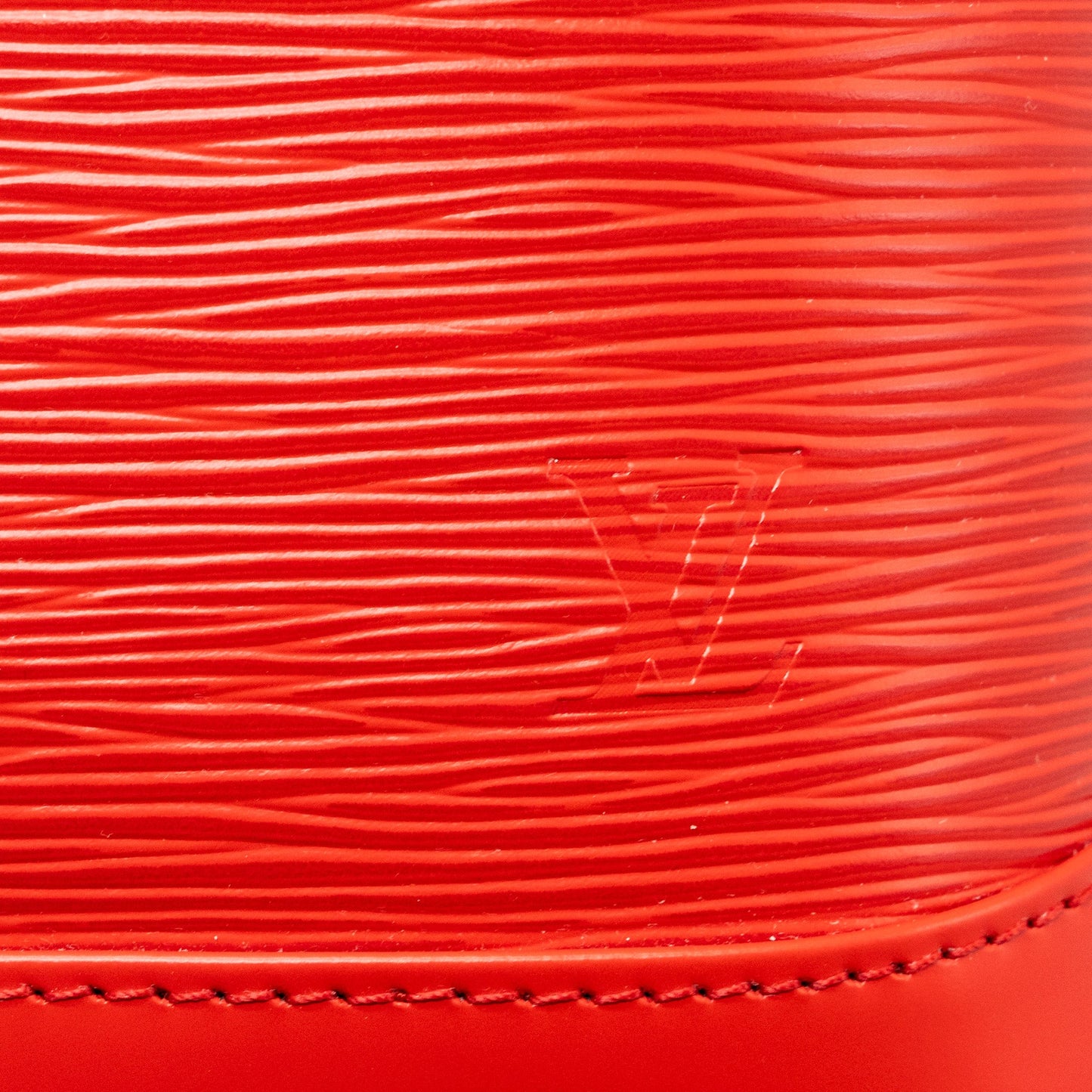 Louis Vuitton Alma BB epi red SHW