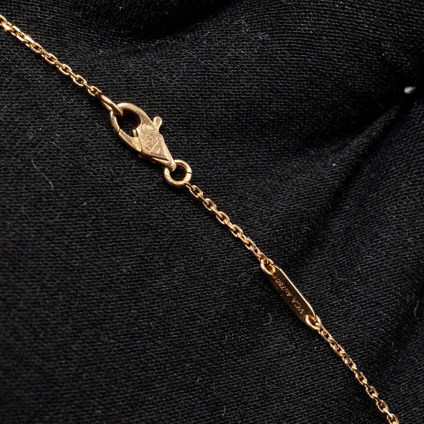 Van Cleef and Arpels Sweet Alhambra pendant carlenian rose gold