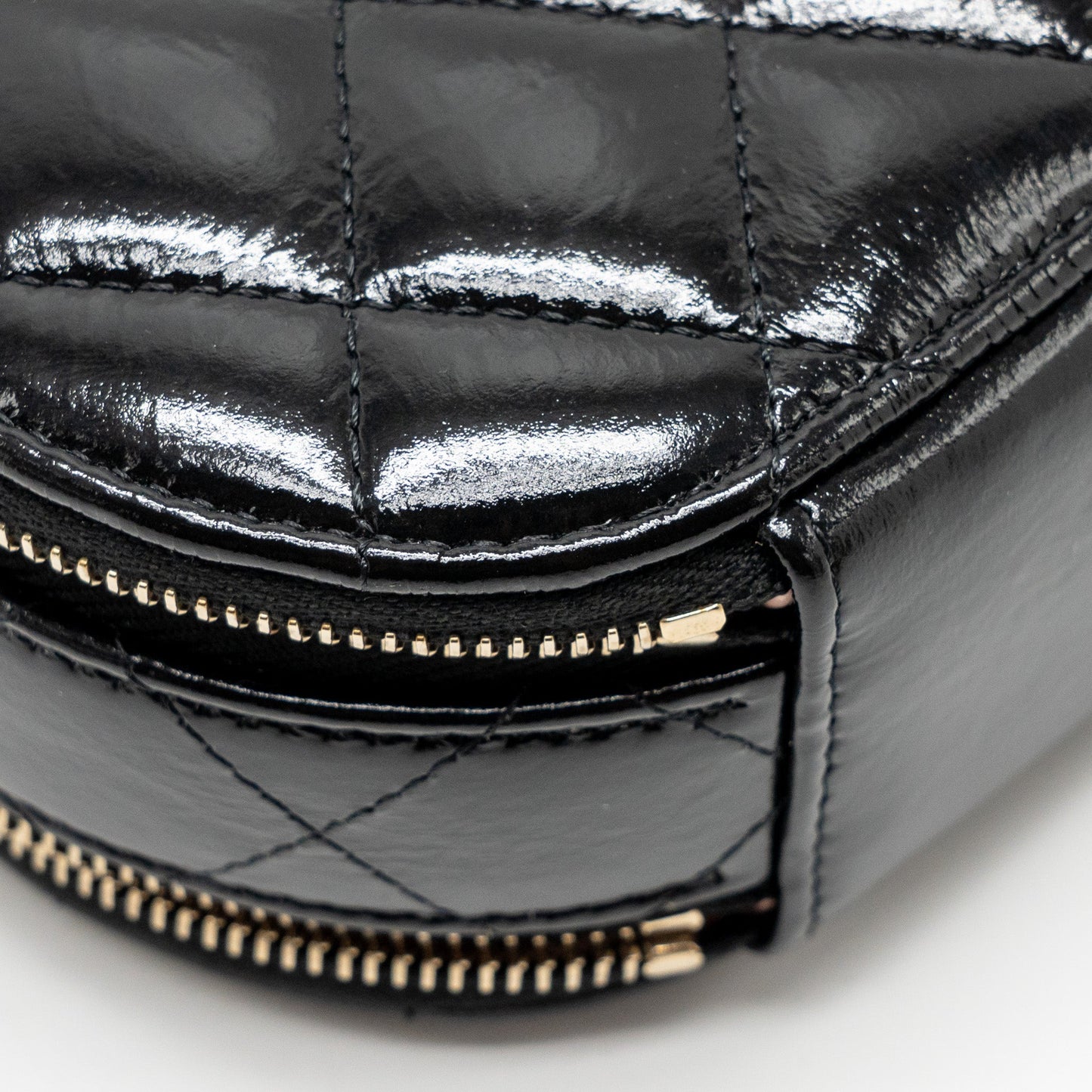 Chanel 22B Top Handle Mini Round Vanity Case With Chain Shiny Lambskin Black LGHW (Microchip)