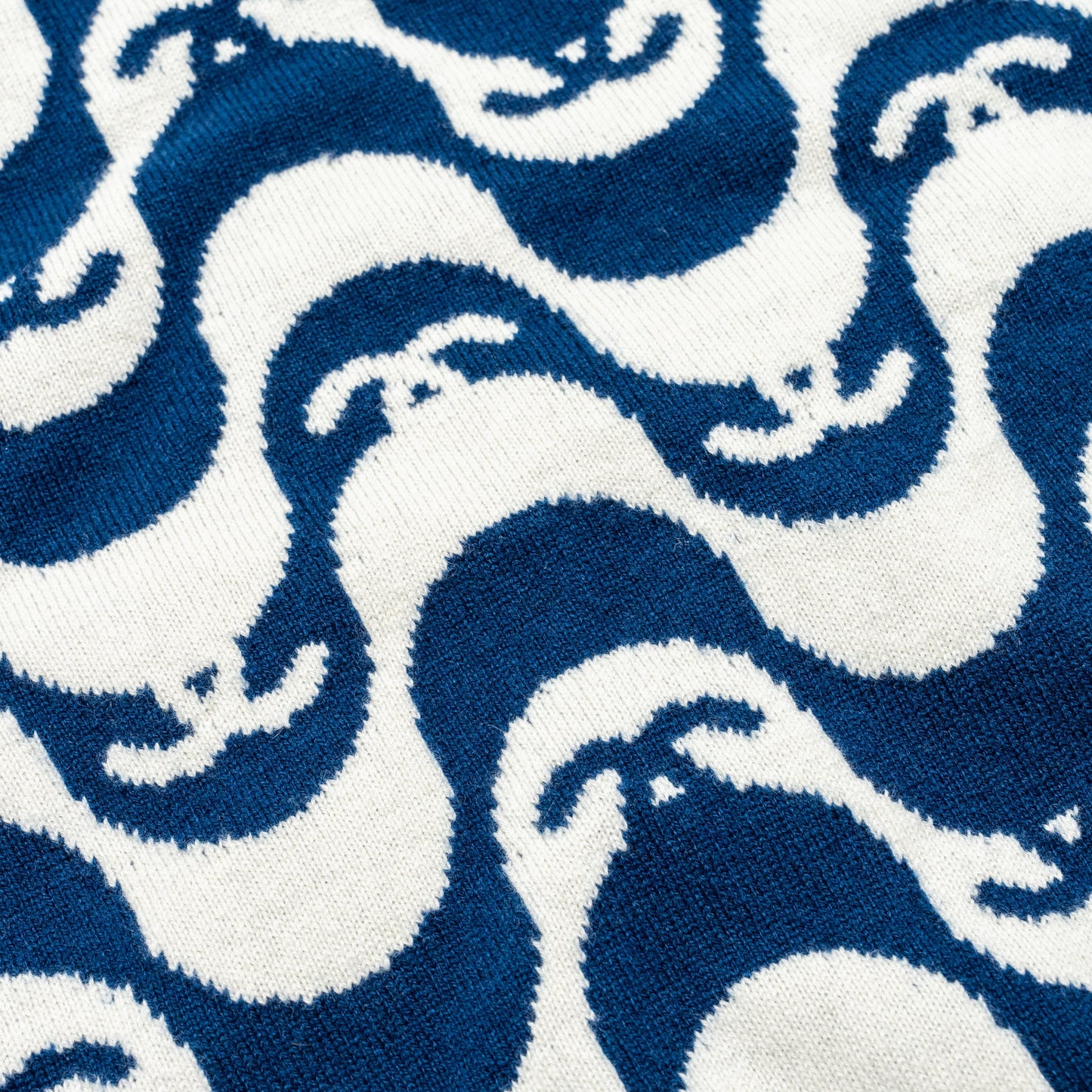 Chanel size 34 cashmere sweater blue/white