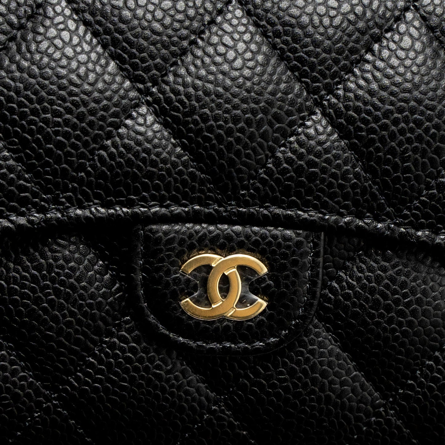 Chanel Classic Compact Wallet Caviar Black LGHW (Microchip)