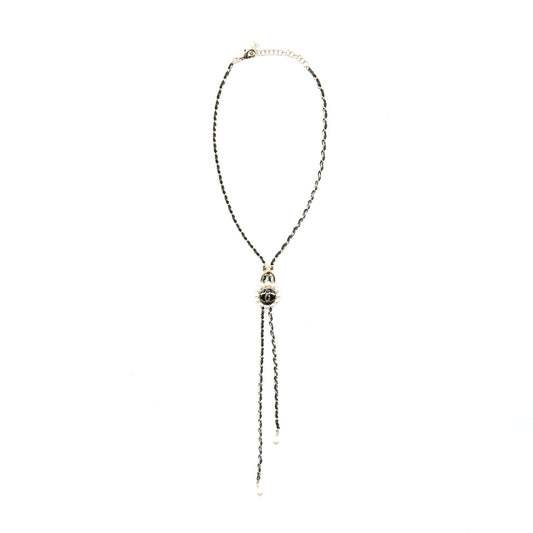 Chanel CC logo and Pearl lock necklace
