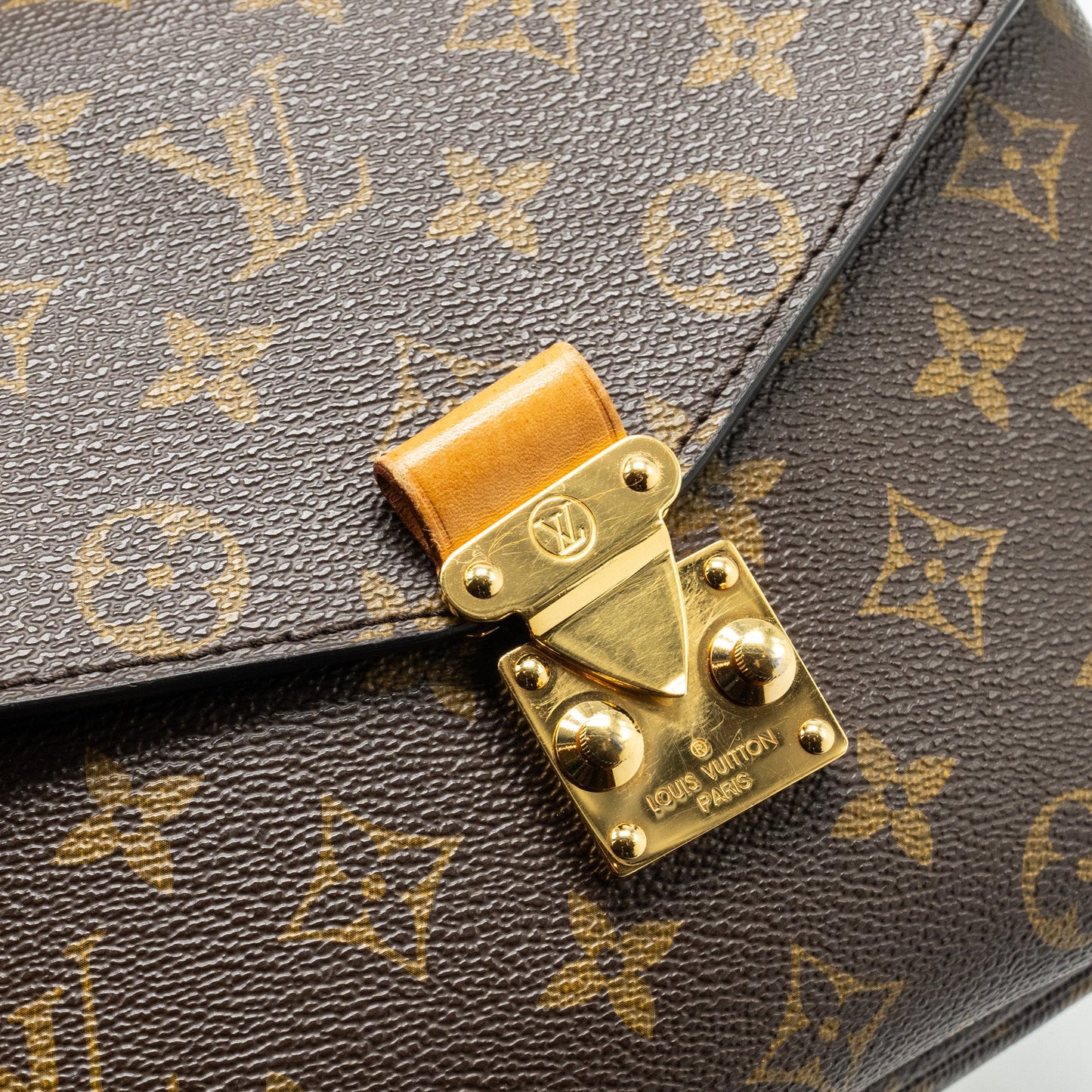 Louis Vuitton Pochette Métis Monogram Canvas GHW