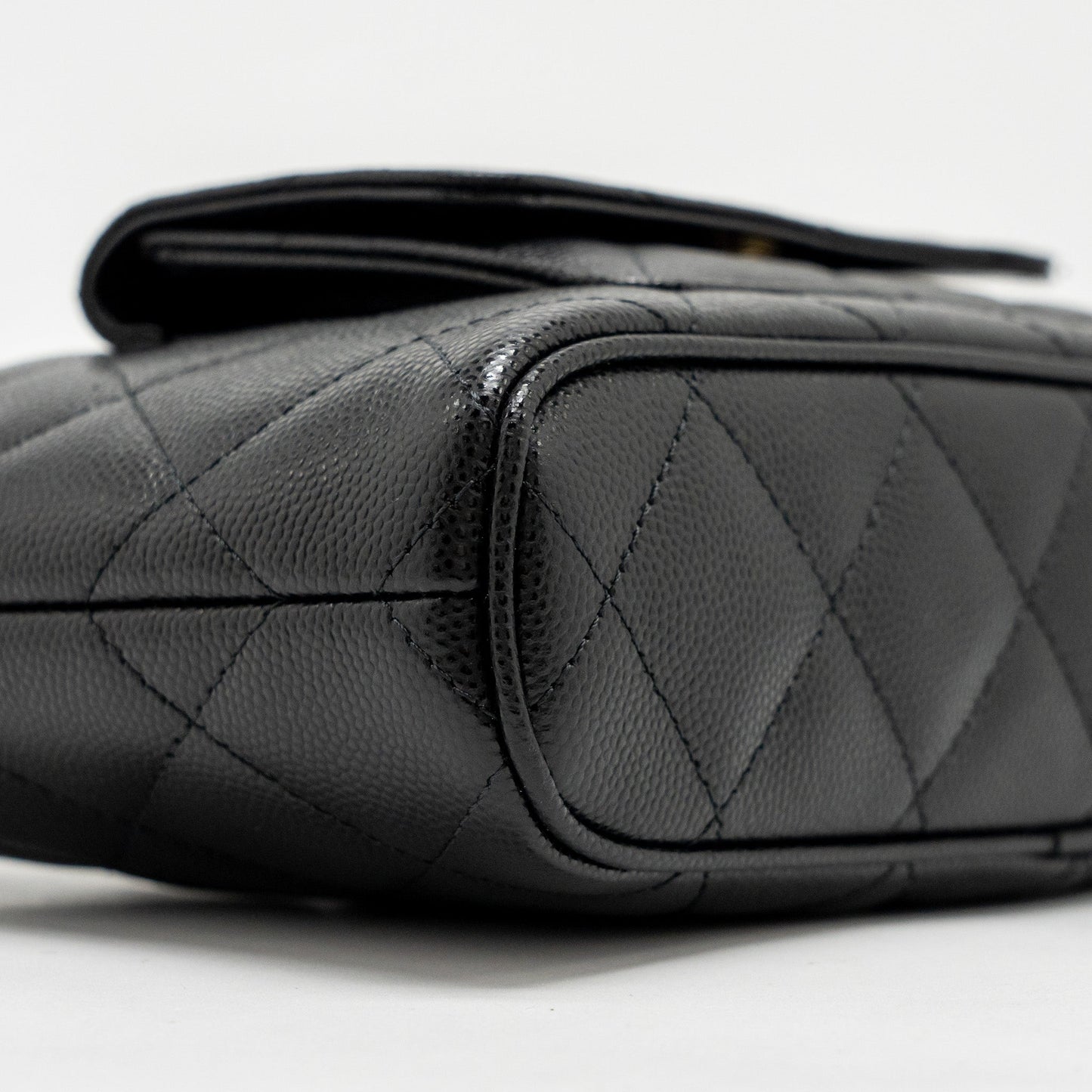 Chanel fold flap vanity clutch with chain caviar black GHW (microchip)