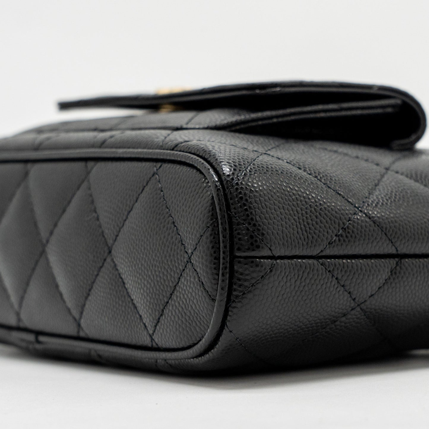 Chanel fold flap vanity clutch with chain caviar black GHW (microchip)