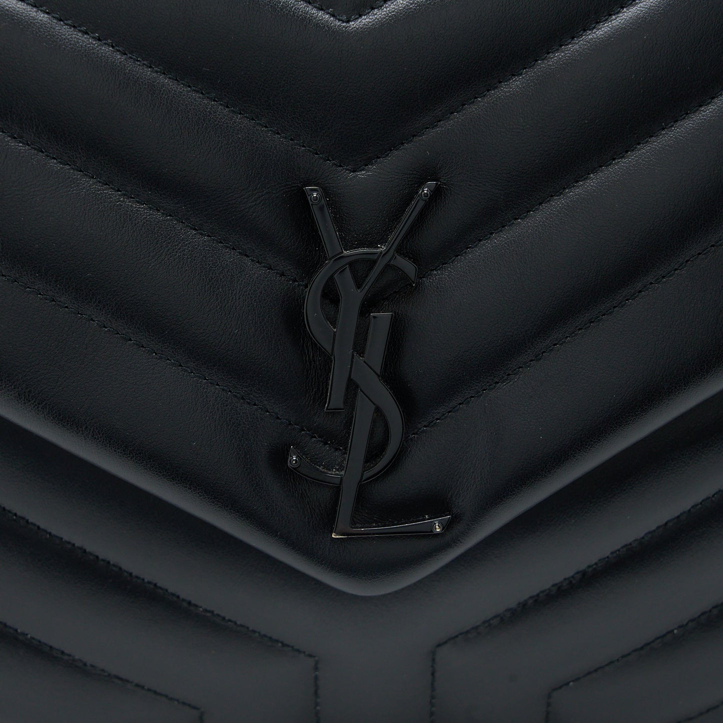 Saint Laurent / YSL Medium LouLou Shoulder Bag Calfskin Black with Black Hardware