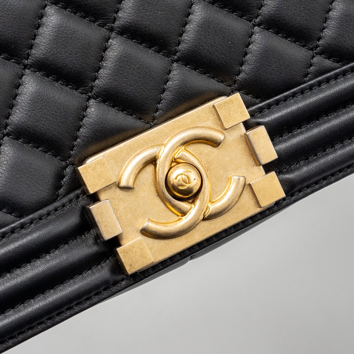 Chanel medium boy bag smooth calfskin black GHW