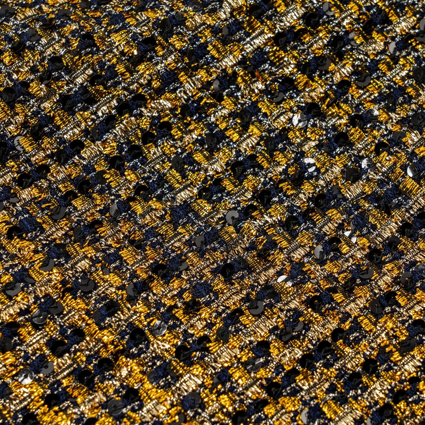 Chanel size 34 18A tweed long skirt gold / black