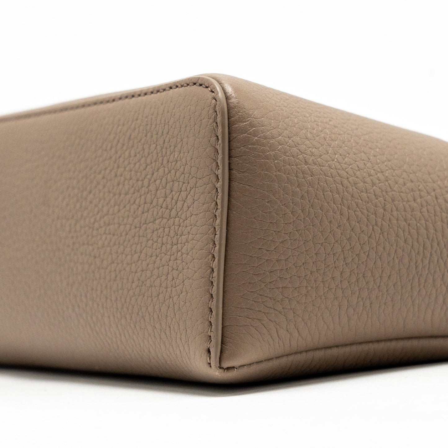 Loro Piana Extra Pocket L19 Grained Calfskin Warm Mastic SHW